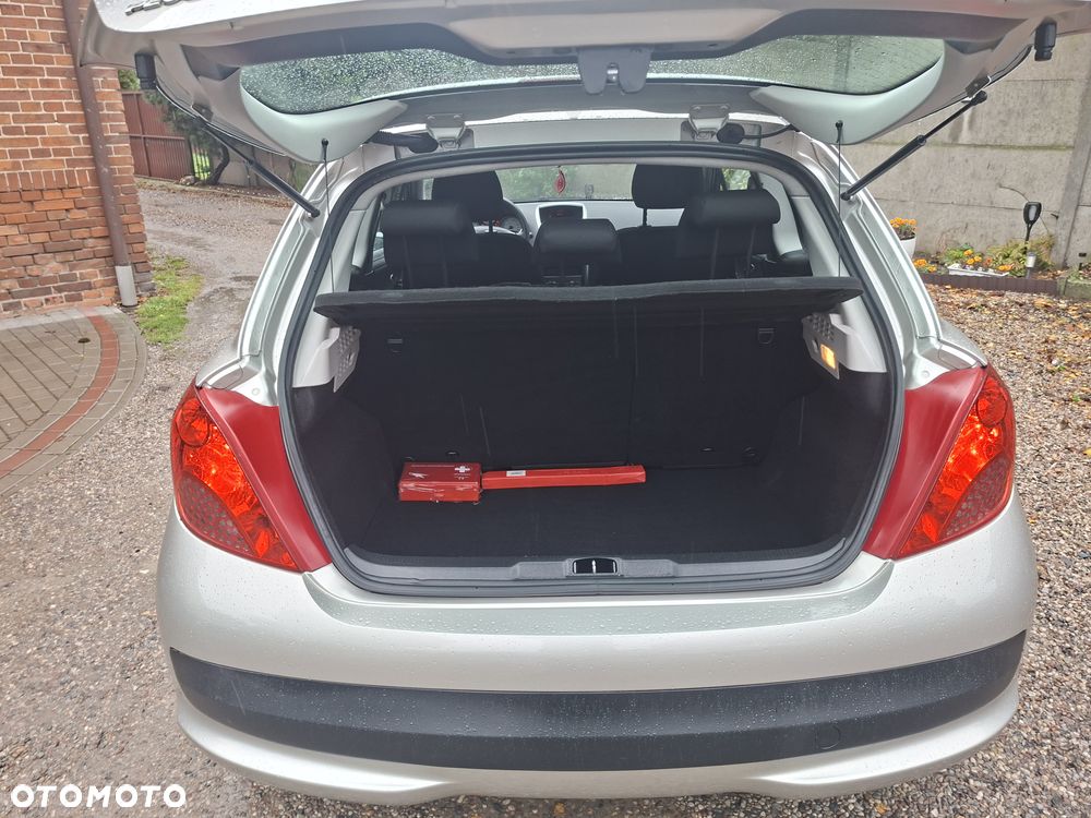 Peugeot 207 1.4 16V Trendy - 8