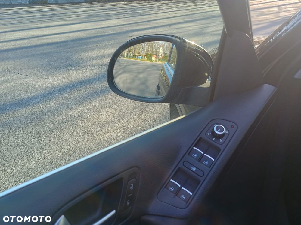 Volkswagen Tiguan - 15