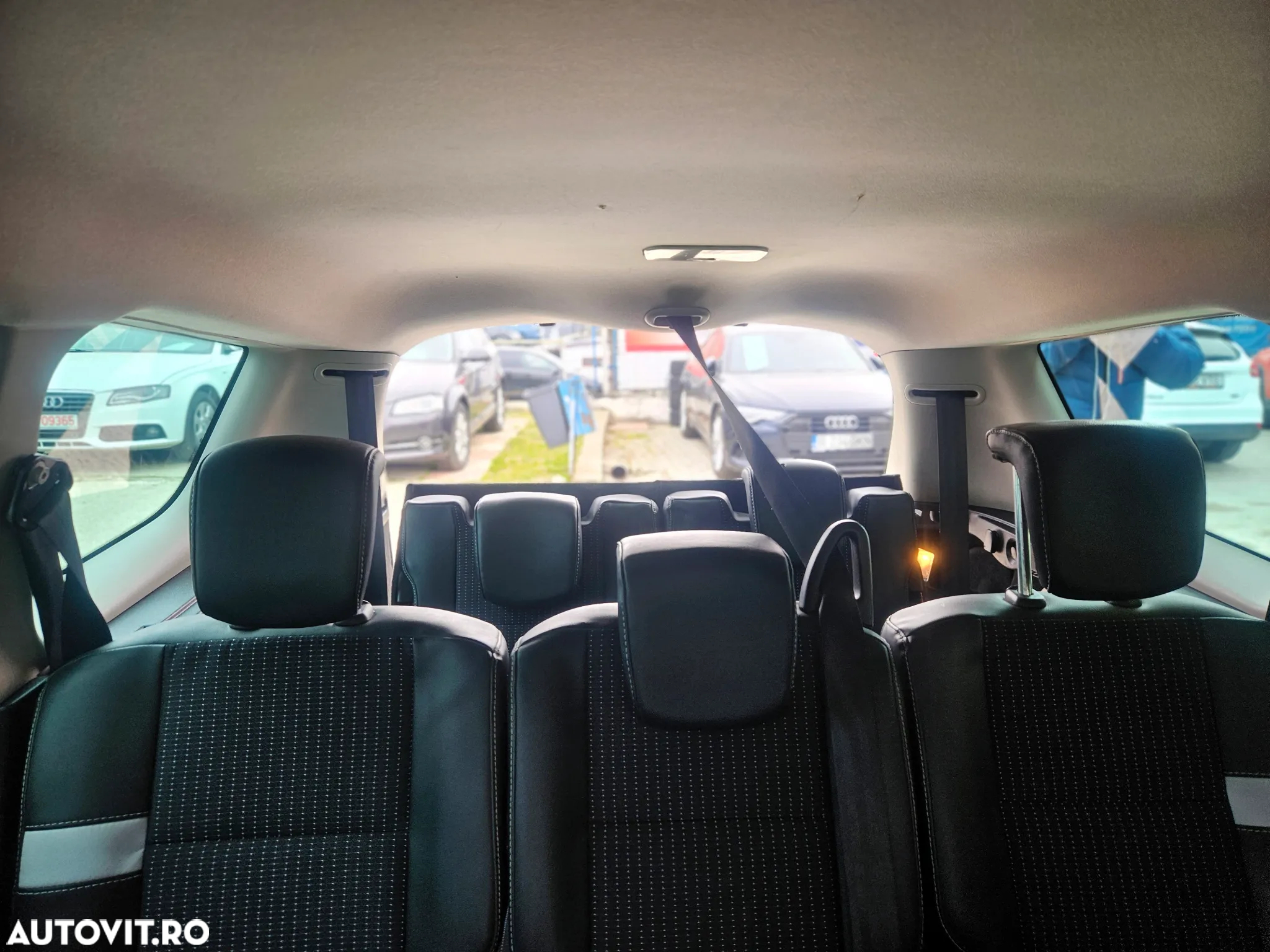 Renault Grand Scenic - 14