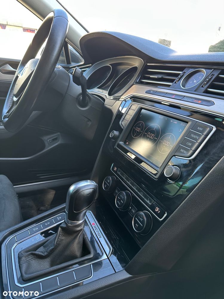 Volkswagen Passat - 9