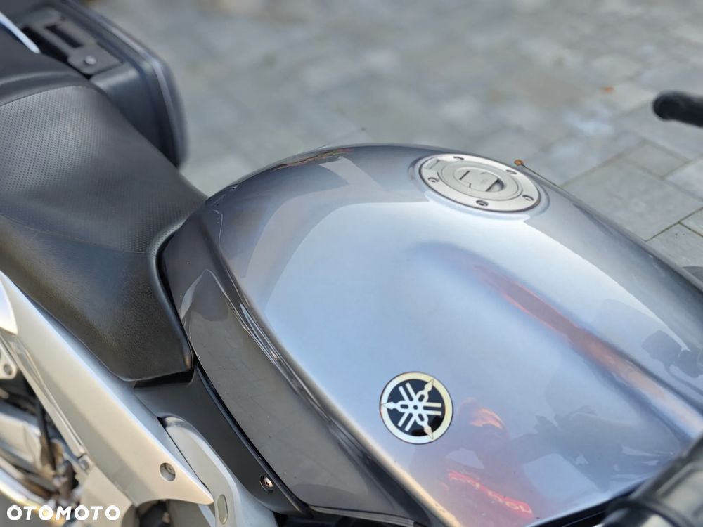 Yamaha FJR - 24