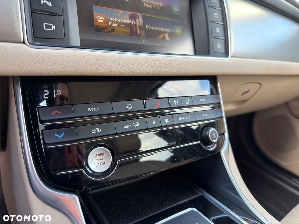 Jaguar XF E-Performance Prestige - 22