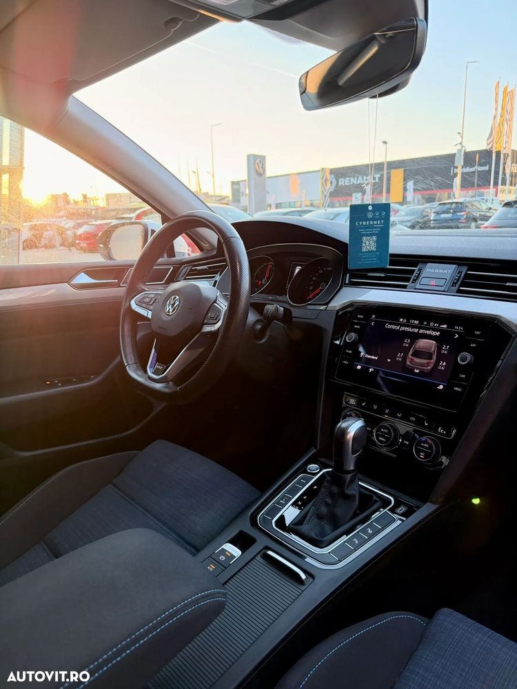 Volkswagen Passat - 11