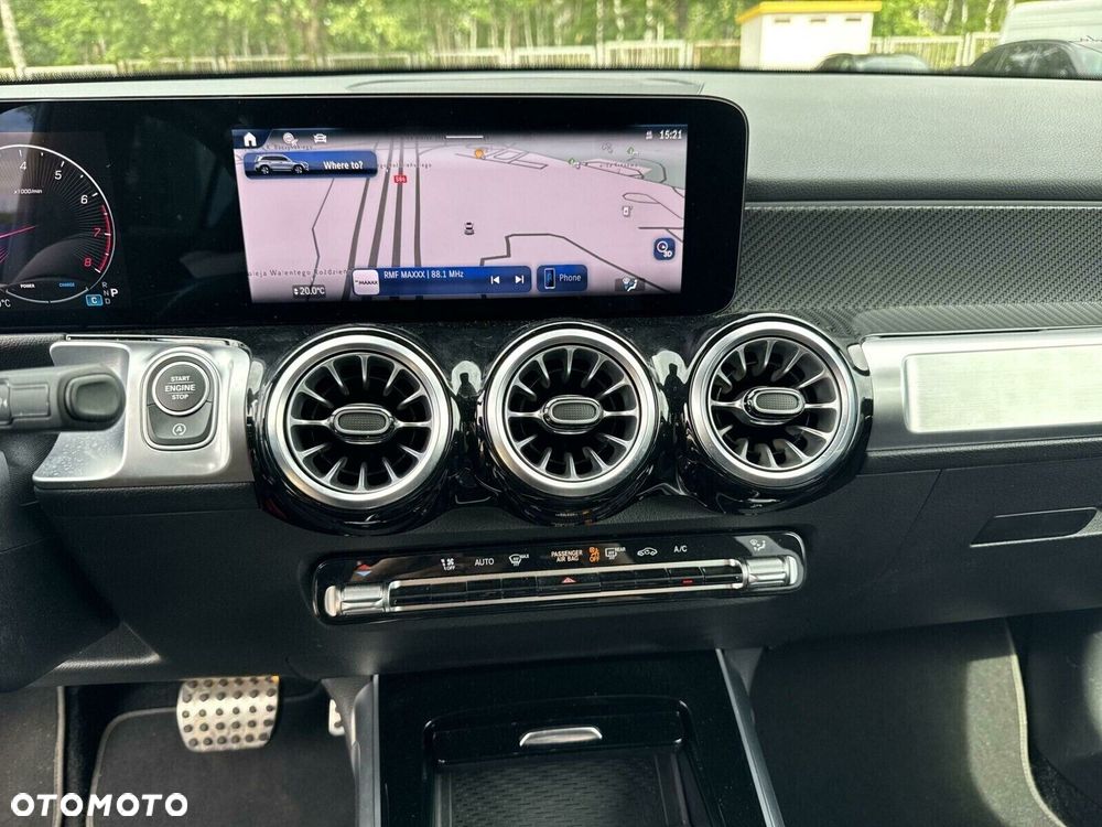 Mercedes-Benz GLB 200 AMG Line 7G-DCT - 22