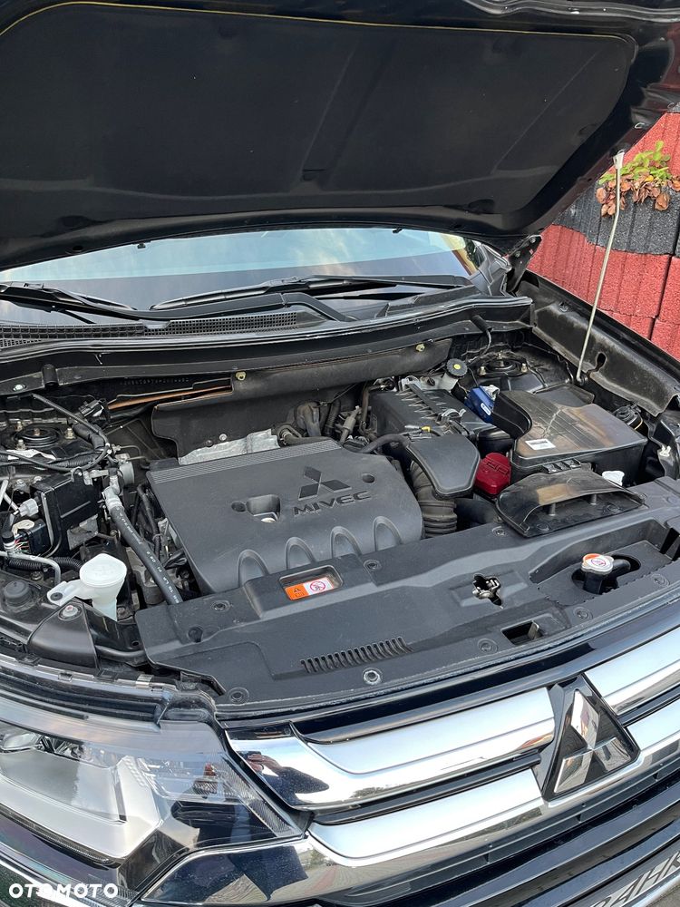 Mitsubishi Outlander - 7