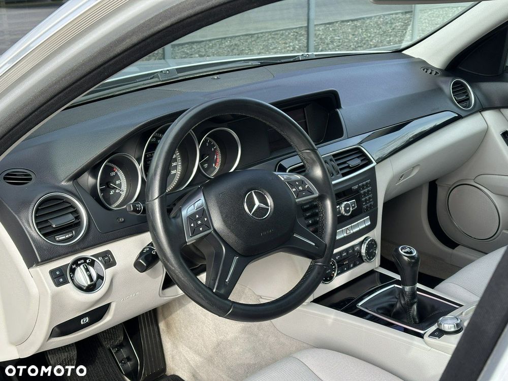 Mercedes-Benz Klasa C 180 BlueEFFICIENCY - 12