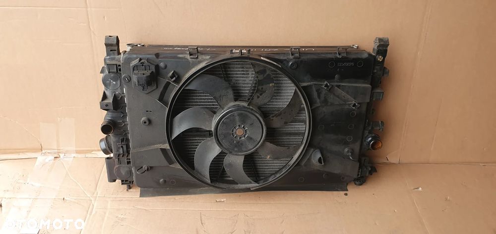 Pas przedni chłodnice wentylatory Opel Zafira C 1.4 Turbo - 1
