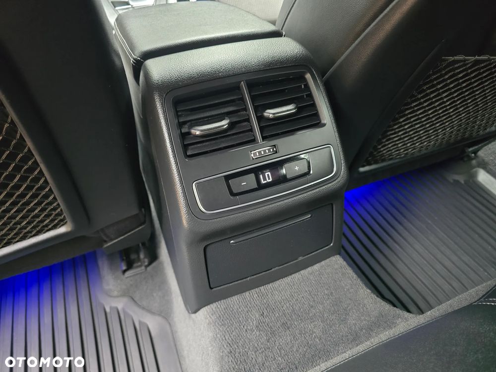 Audi A4 Avant 40 TDI quattro S tronic S line - 24