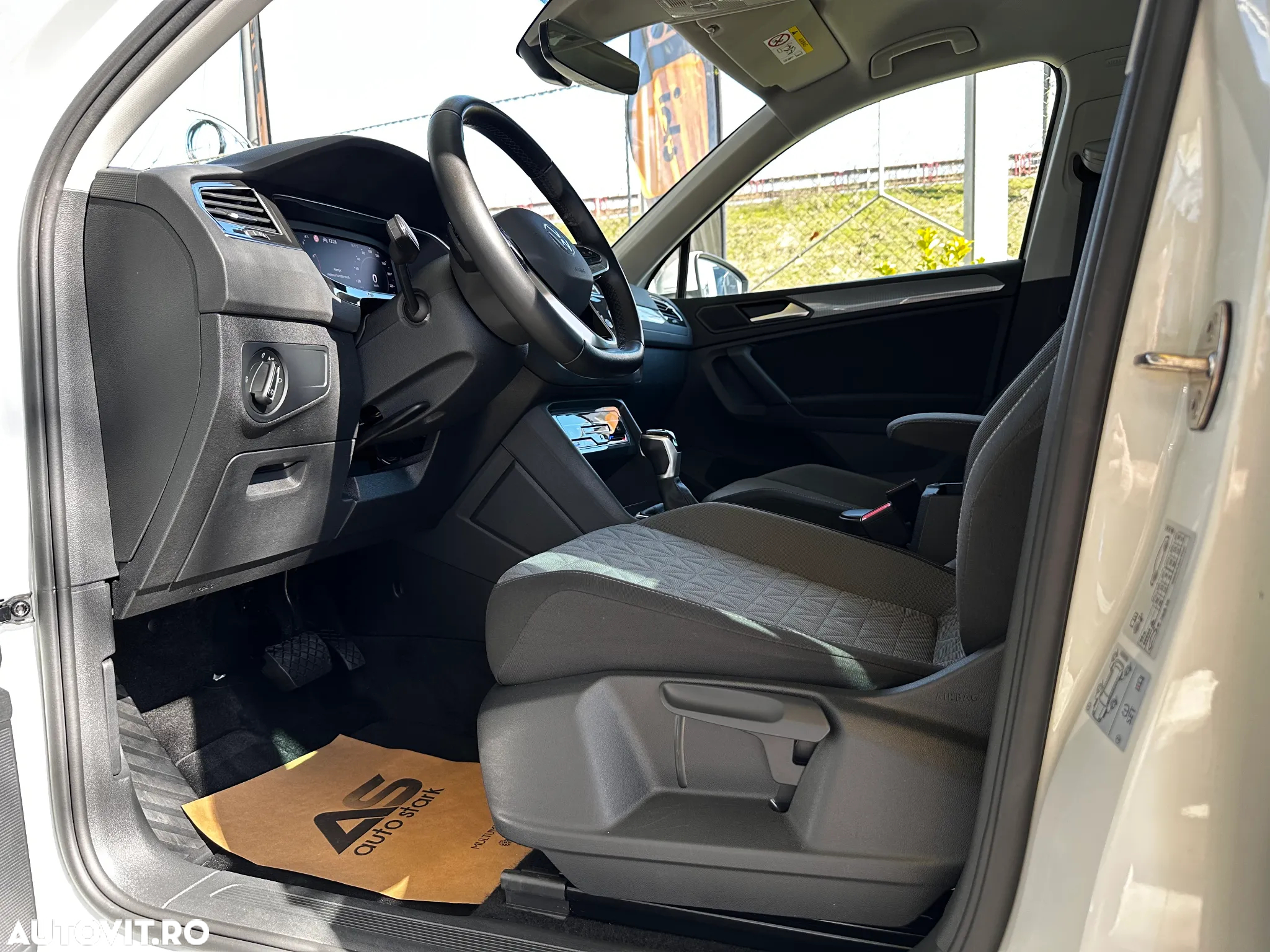 Volkswagen Tiguan 1.5 eTSI OPF DSG Life - 16