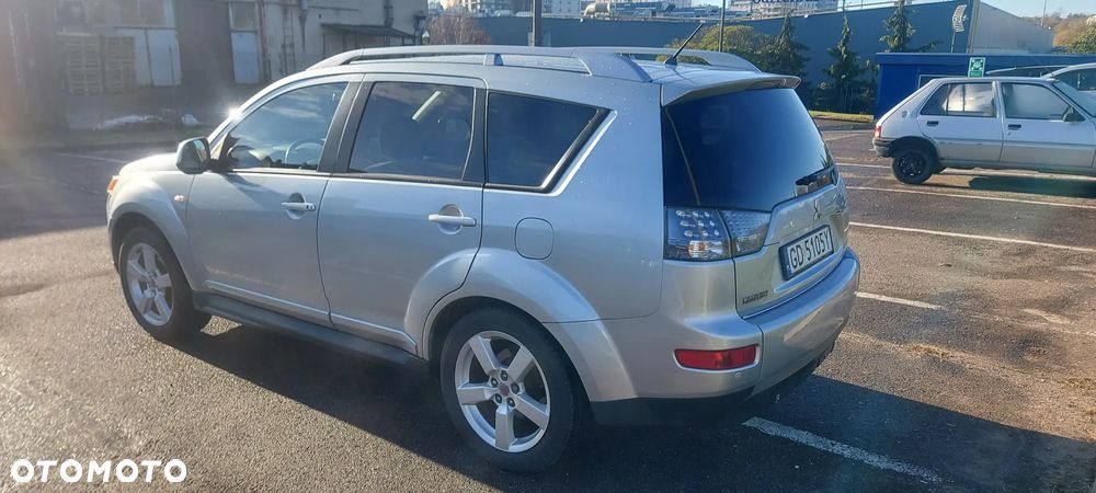 Mitsubishi Outlander 2.0 DID Intense + - 4