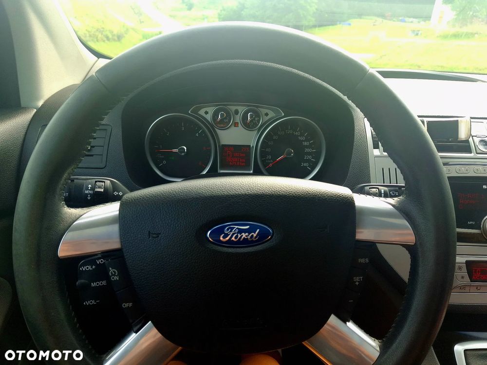 Ford Kuga 2.0 TDCi 4x4 Titanium - 14