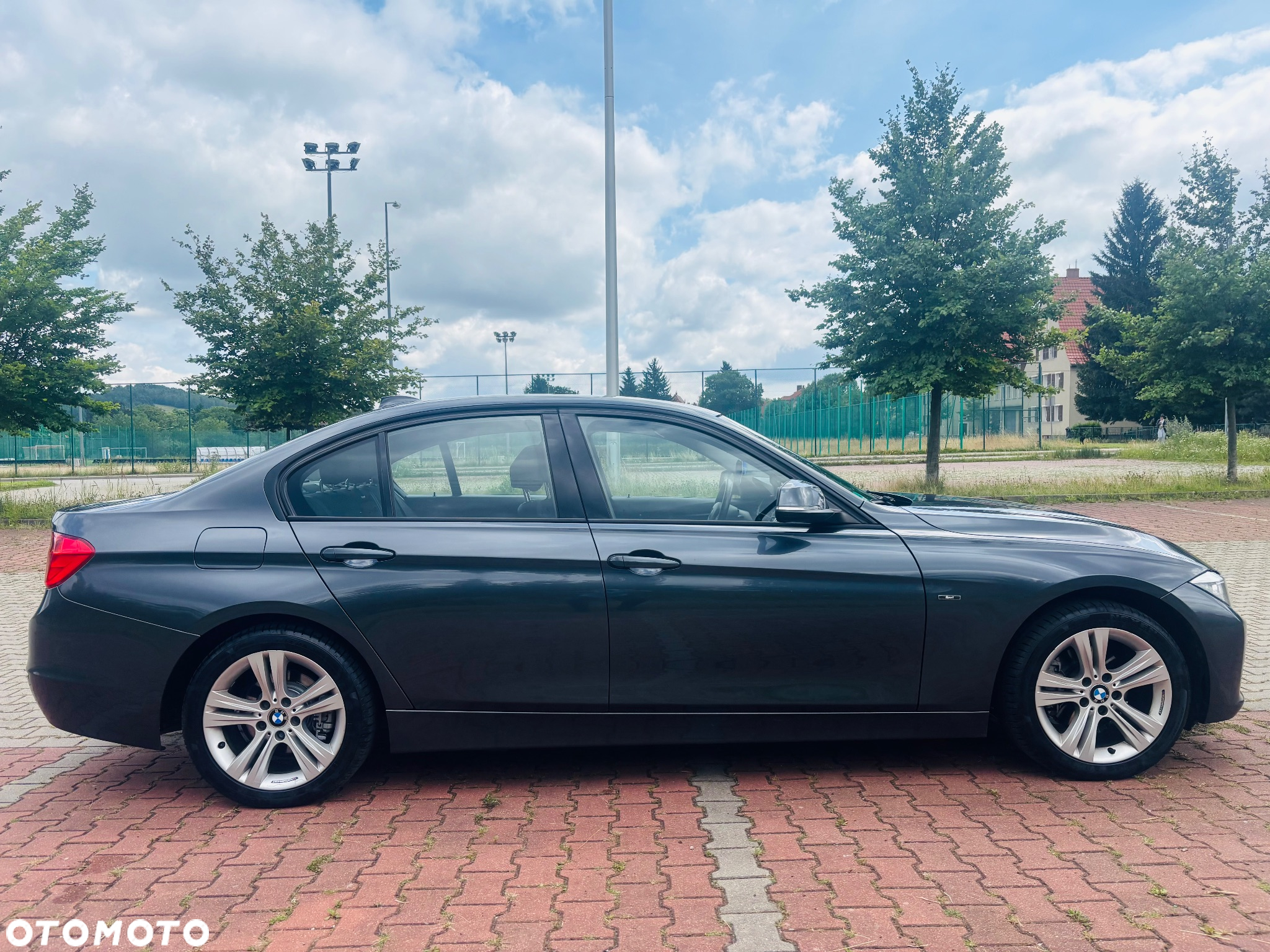 BMW Seria 3 318d Sport Line - 10