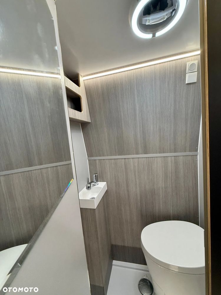 Mercedes-Benz Sprinter - 22