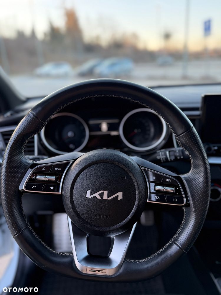 Kia ProCeed - 13