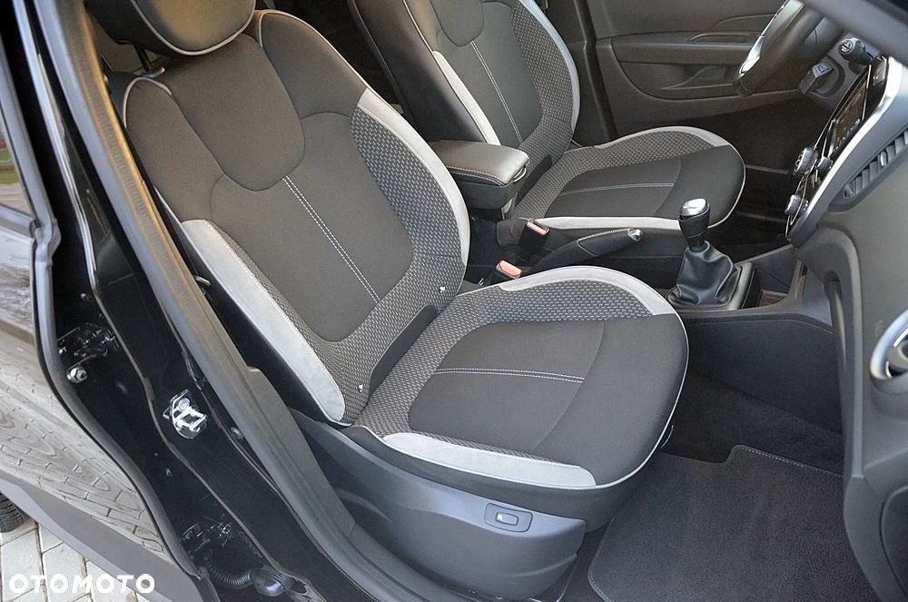 Renault Captur (ENERGY) TCe 90 BOSE EDITION - 23