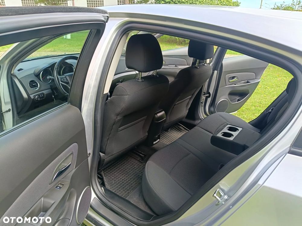 Chevrolet Cruze 1.8 LT+ - 18