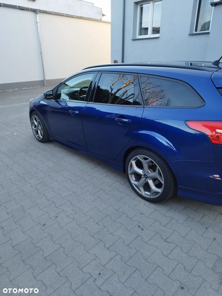 Ford Focus 2.0 TDCi ST - 9