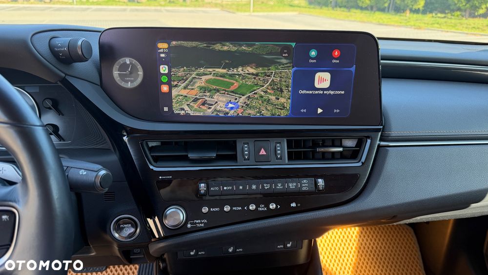 Lexus ES 300h Business Edition - 30