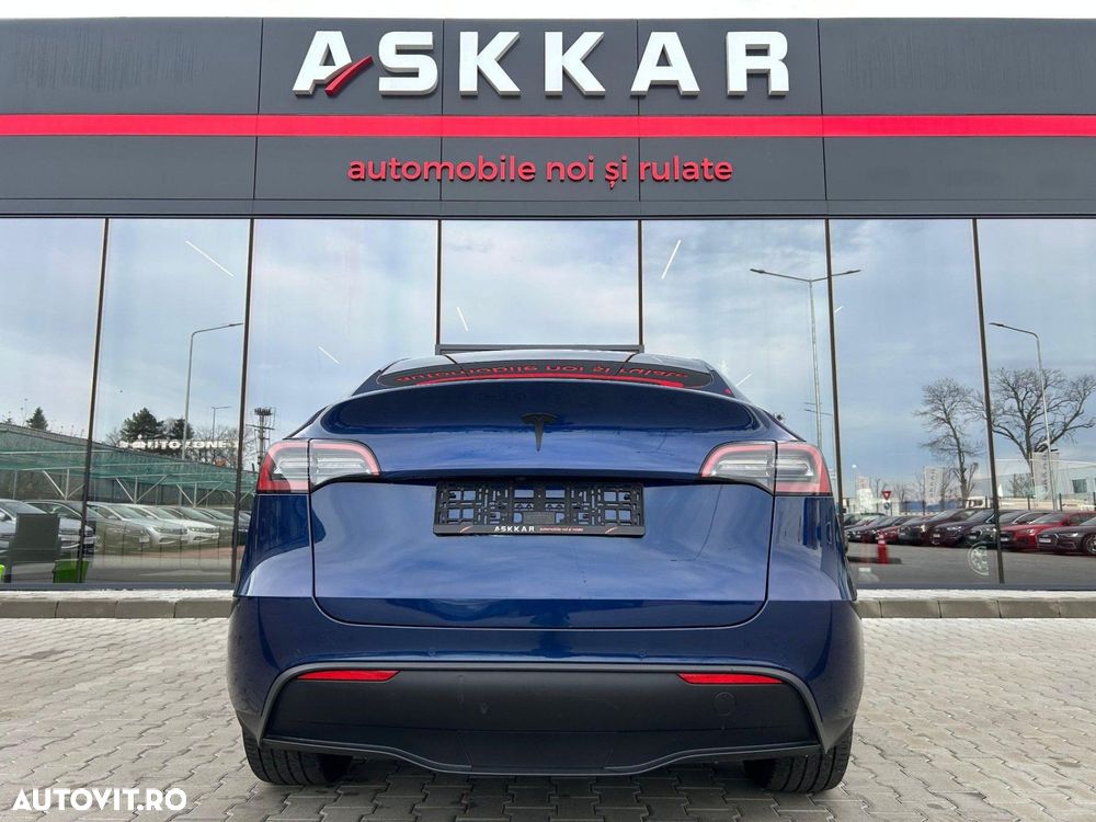 Tesla Model Y Long Range Dual Motor AWD - 7