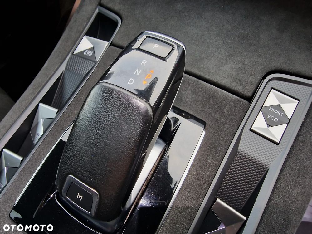 DS Automobiles DS 7 Crossback 1.6 PureTech Performance Line + - 29