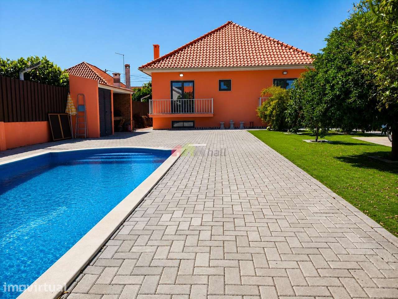 Moradia T5 com Piscina Aquecida e 645 m2 de Terreno | Potencial para D - Grande imagem: 2/52