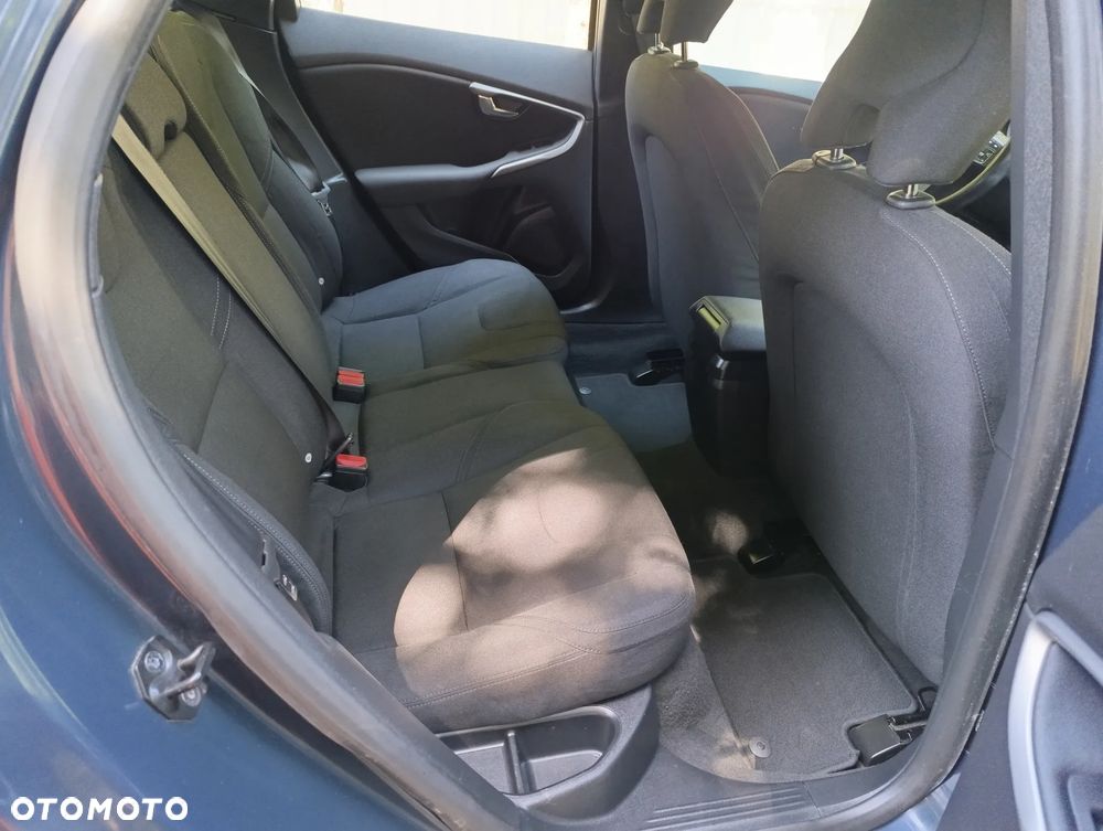 Volvo V40 D2 Kinetic - 11