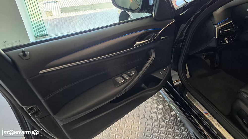 BMW 530 e Pack M - 38