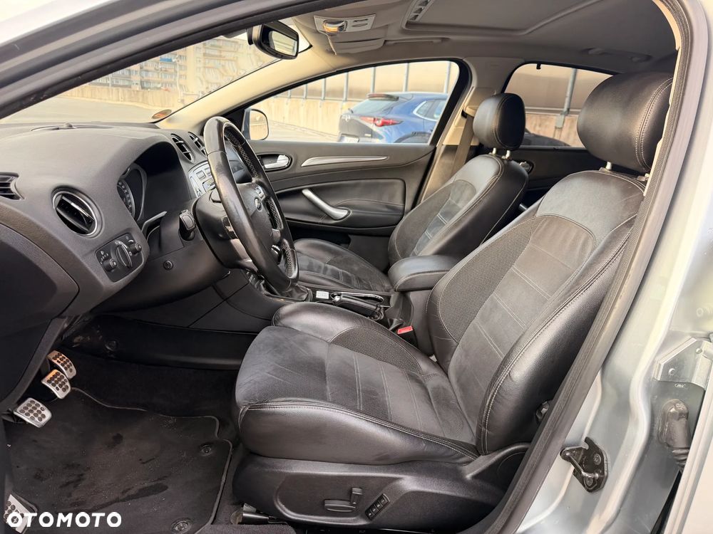 Ford Mondeo 2.5 Titanium S - 12