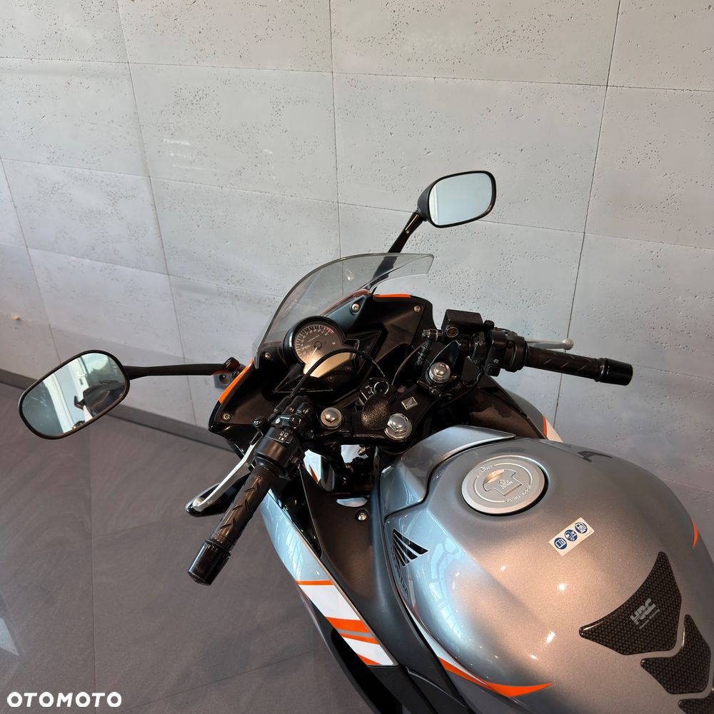 Honda CBR - 11