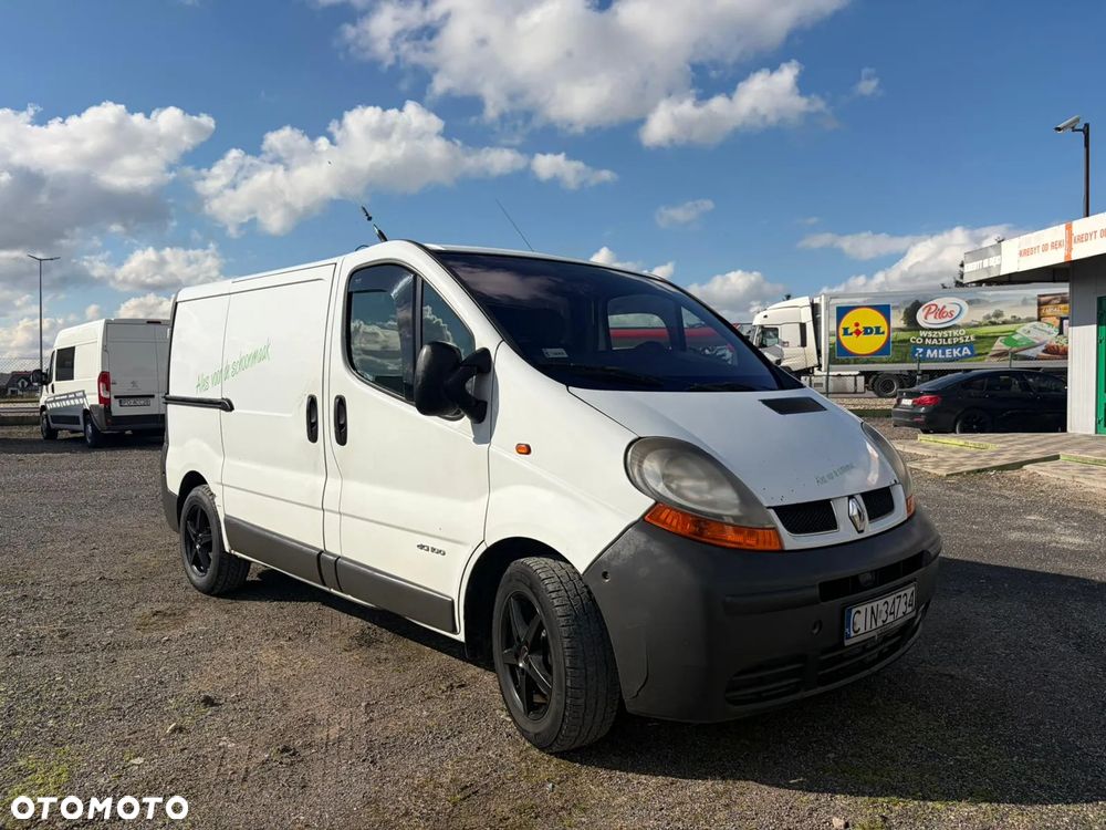 Renault TRAFIC - 1