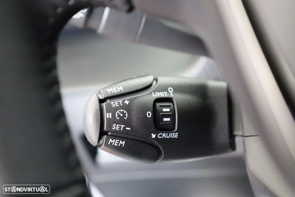 Peugeot 2008 PureTech 100 Style - 42