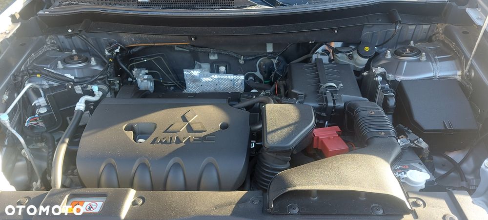 Mitsubishi Outlander - 17