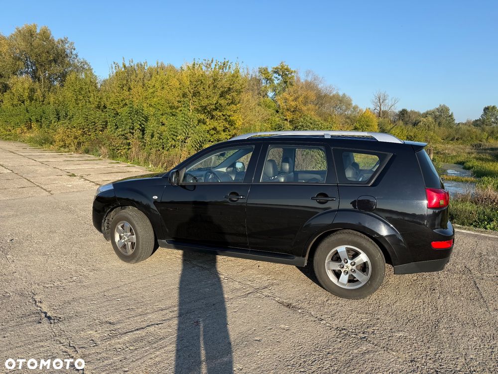 Peugeot 4007 - 8