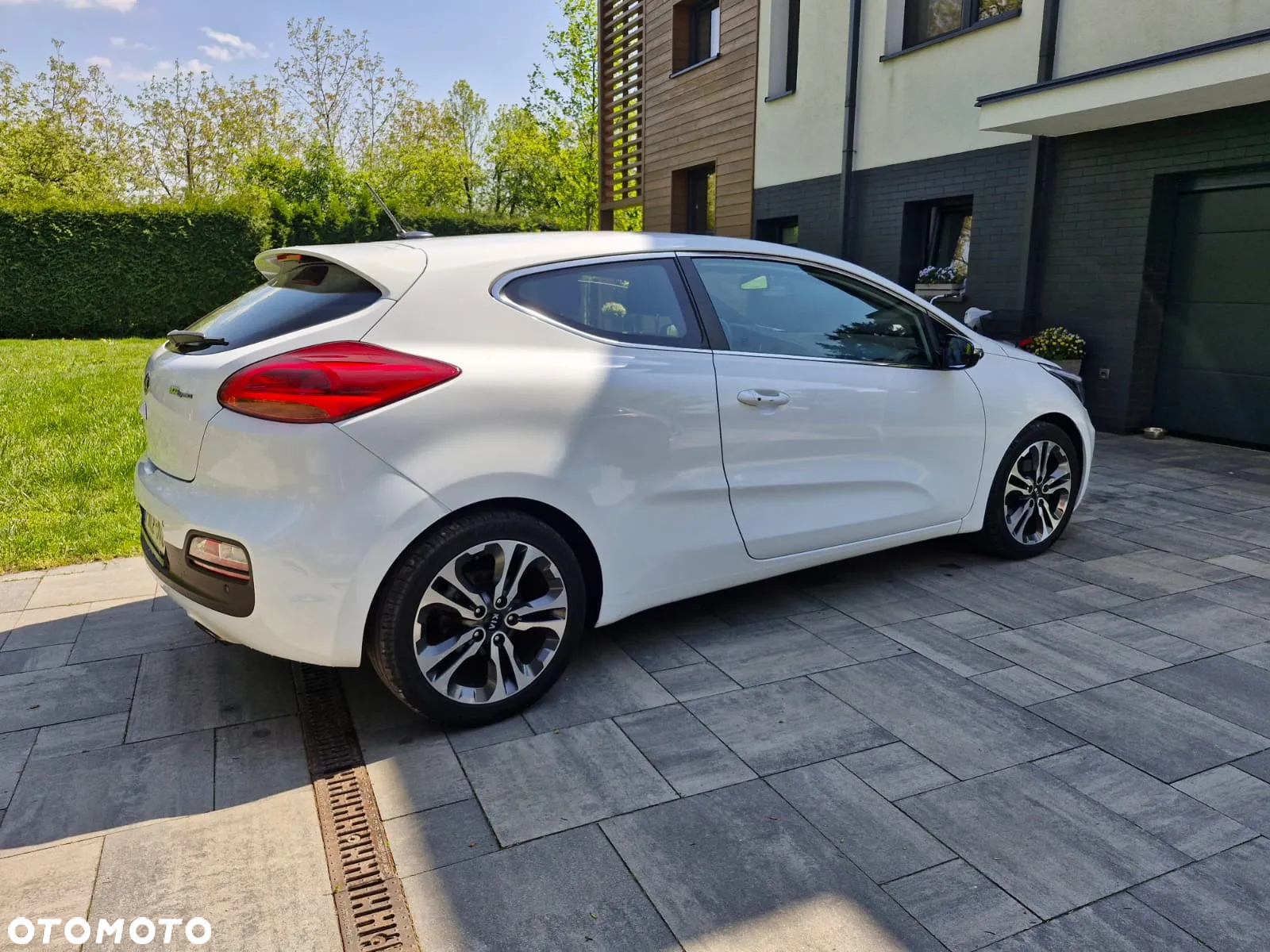 Kia Ceed 1.6 GDI Dream Team Edition - 10