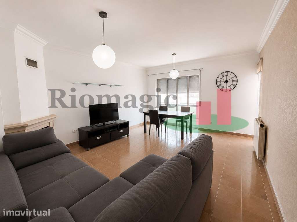 Apartamento T3 com Excelentes Áreas, Varandas e Garagem em Rio Maior - Grande imagem: 4/12