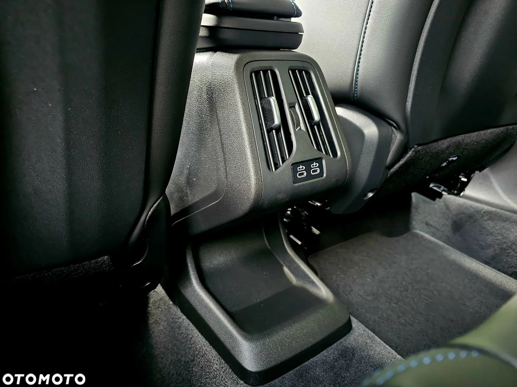 BMW X1 sDrive20i mHEV - 31