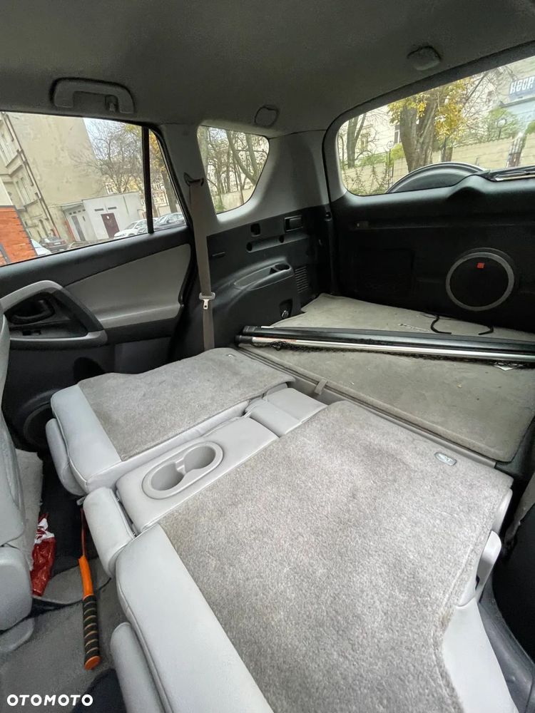 Toyota RAV4 - 7