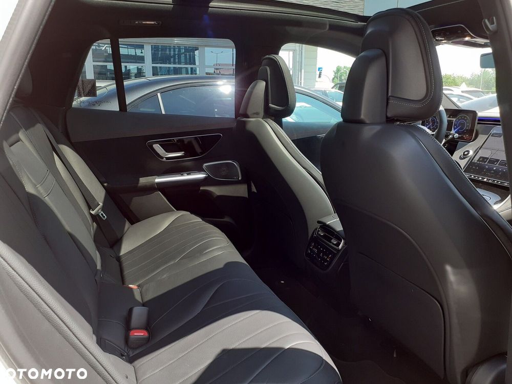 Mercedes-Benz EQE - 24