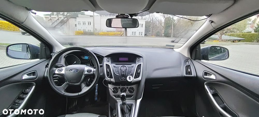 Ford Focus 1.6 Ambiente - 8