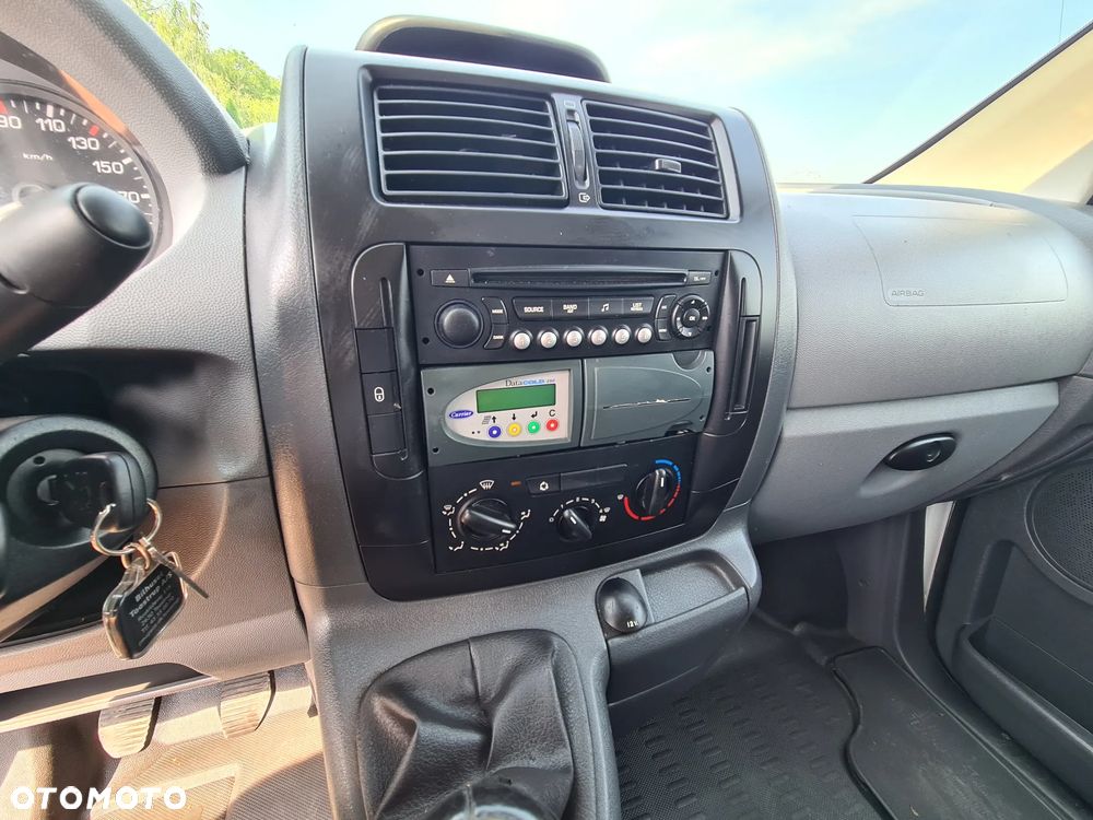 Peugeot Expert - 23