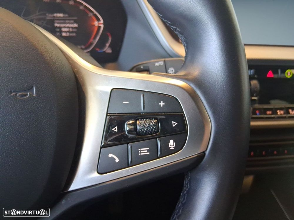 BMW 116 d Pack Desportivo M Auto - 10