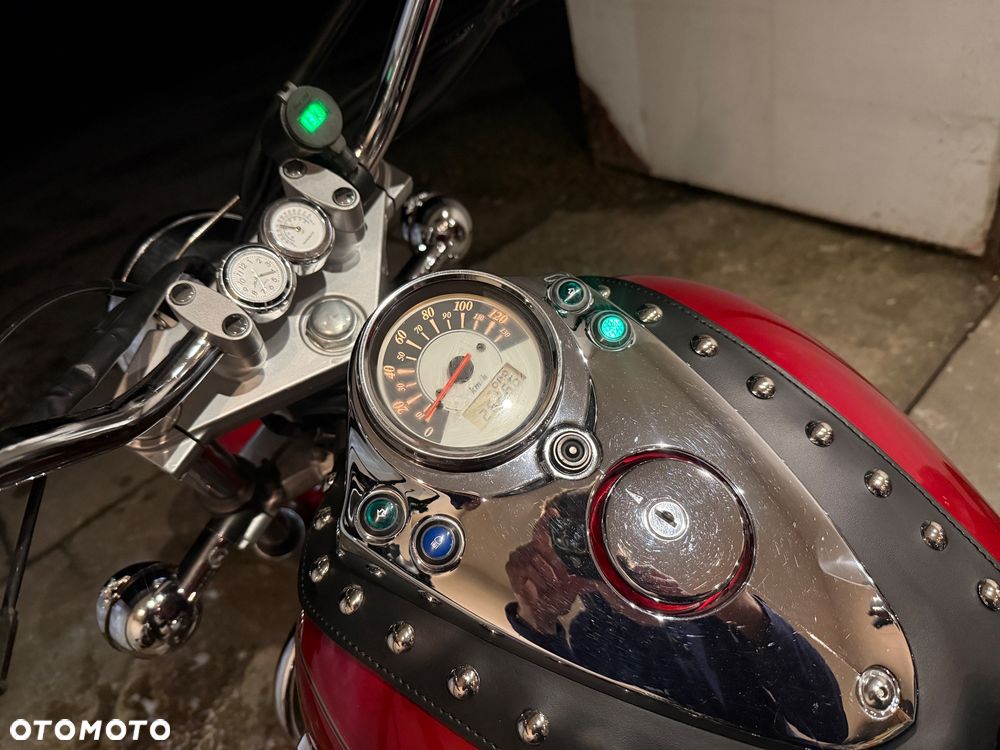 Suzuki Intruder - 20