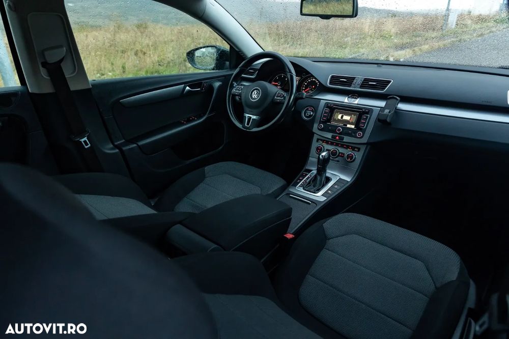 Volkswagen Passat 2.0 TDI DSG Highline - 23