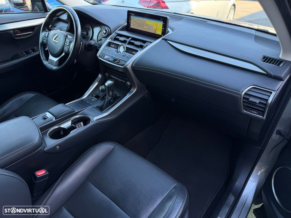 Lexus NX 300h Executive+ - 17