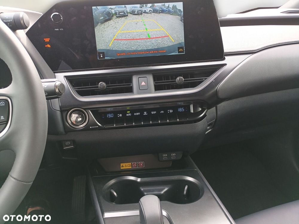 Lexus UX - 19