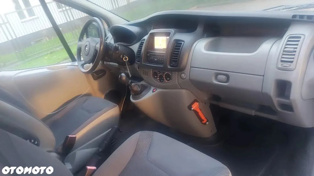 Opel Vivaro - 12