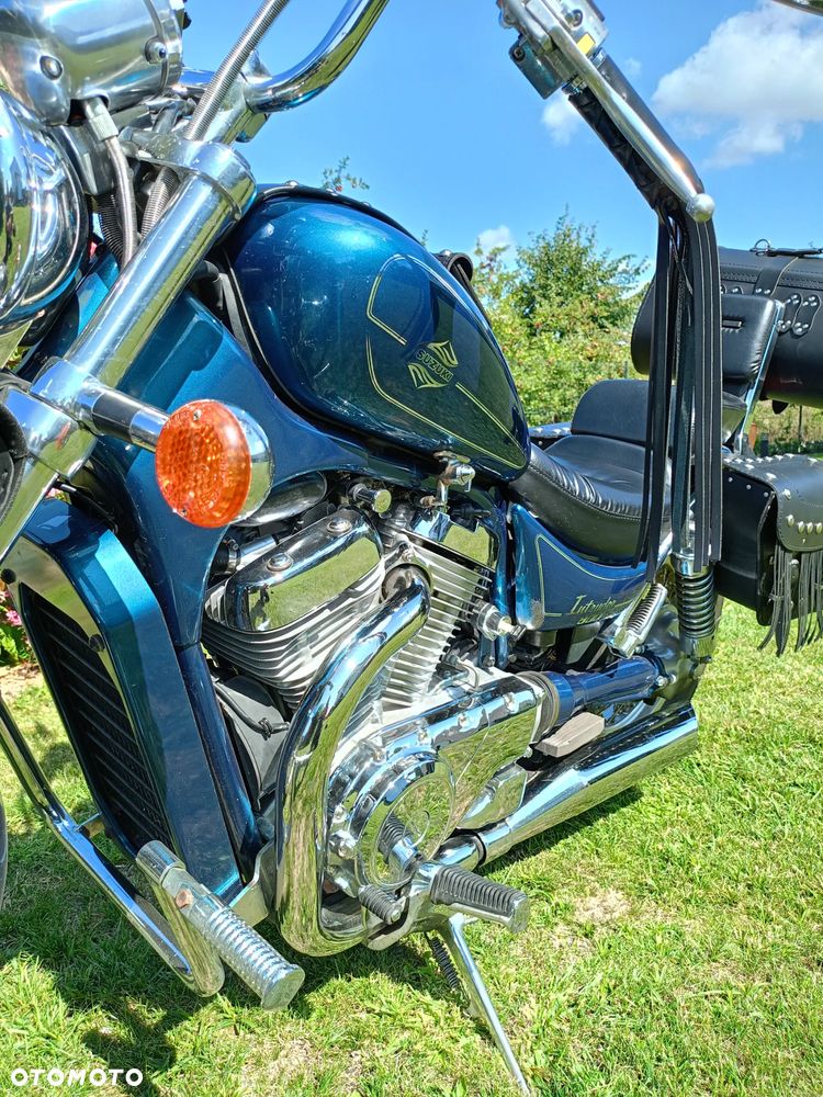 Suzuki Intruder - 5