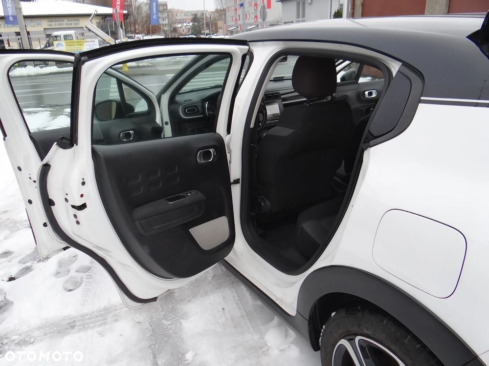 Citroën C3 Pure Tech 82 SHINE - 21