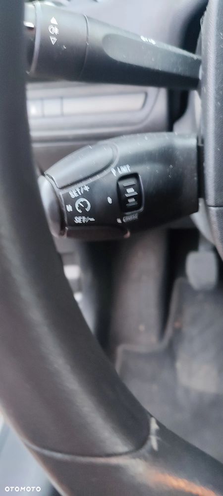 Peugeot 208 - 28