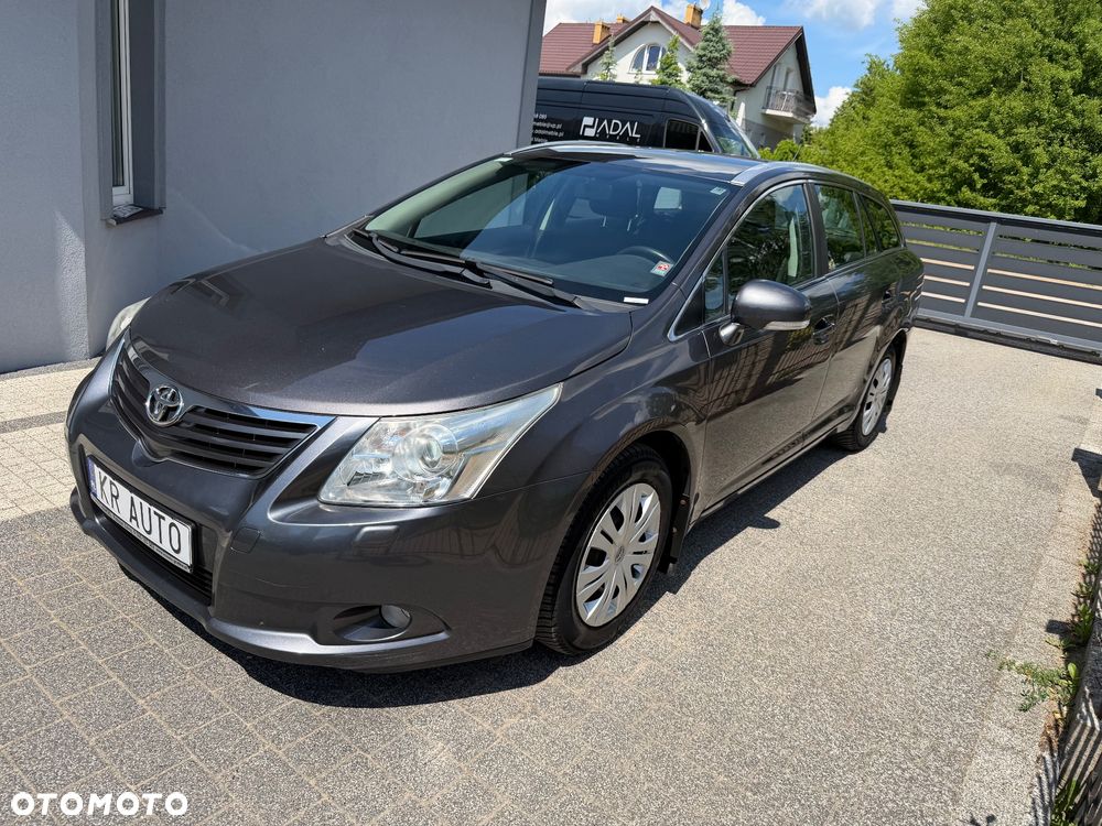 Toyota Avensis 1.6 Comfort - 21